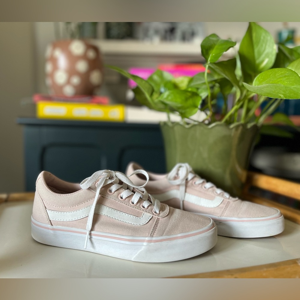 Vans Old Skool in pastel pink